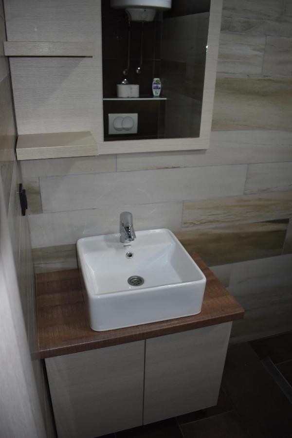 Apartman G1 U Milmari Kompleksu - קופאוניק מראה חיצוני תמונה